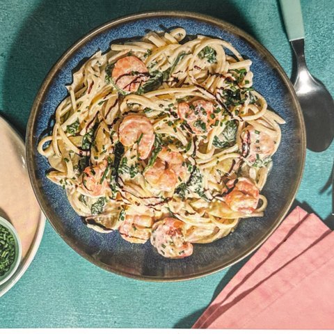Cheesy Alfredo Style Prawn Linguine with Spinach and Balsamic Glaze