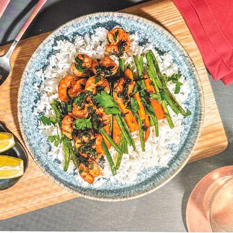 Garlic Butter Prawns with Green Beans, Carrots and Rice